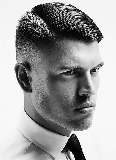 coupe cheveux raie coté homme|Hommes : Quelles coiffures avec une raie sur le côté